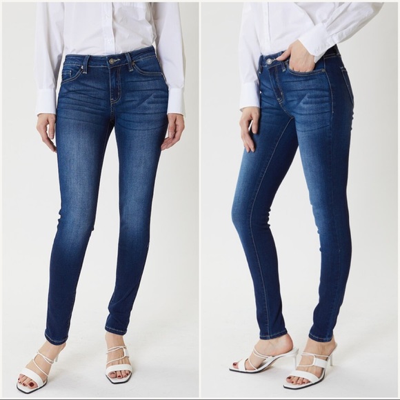 Basic Dark Wash Med Rise Skinny Jeans - Picture 4 of 5